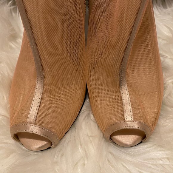 Giambattista Valli Nude Pink Mesh Style Peep Zip Booties SZ 38 - Picture 4 of 11